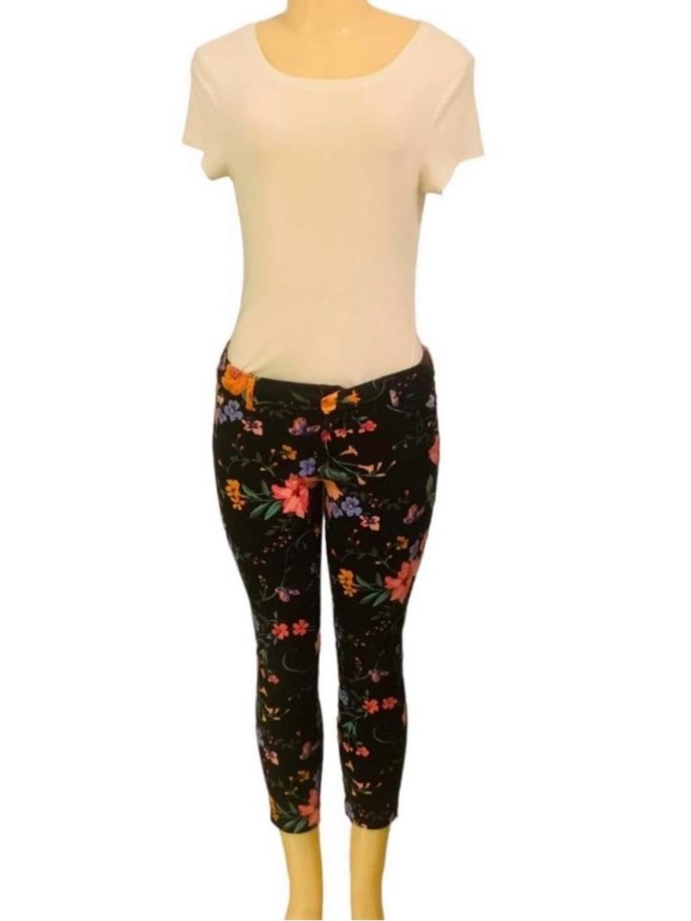 Old Navy Pixie Sz 6 Mid rise Crop Pants Black